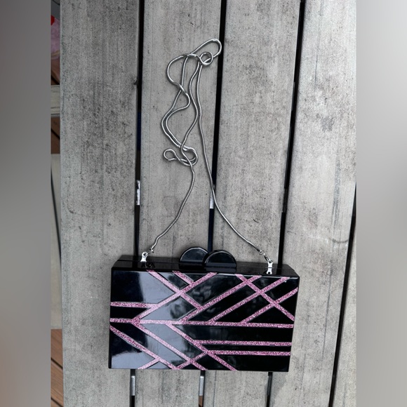 ZARA MINAUDIERE CLUTCH BOX BAG BLACK ENAMEL SHIMMER GRAPHIC FUCHSIA Chain Strap - Picture 3 of 6